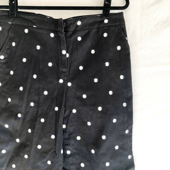 Daisy Embroidered Capri Pants Black - Picture 3 of 4